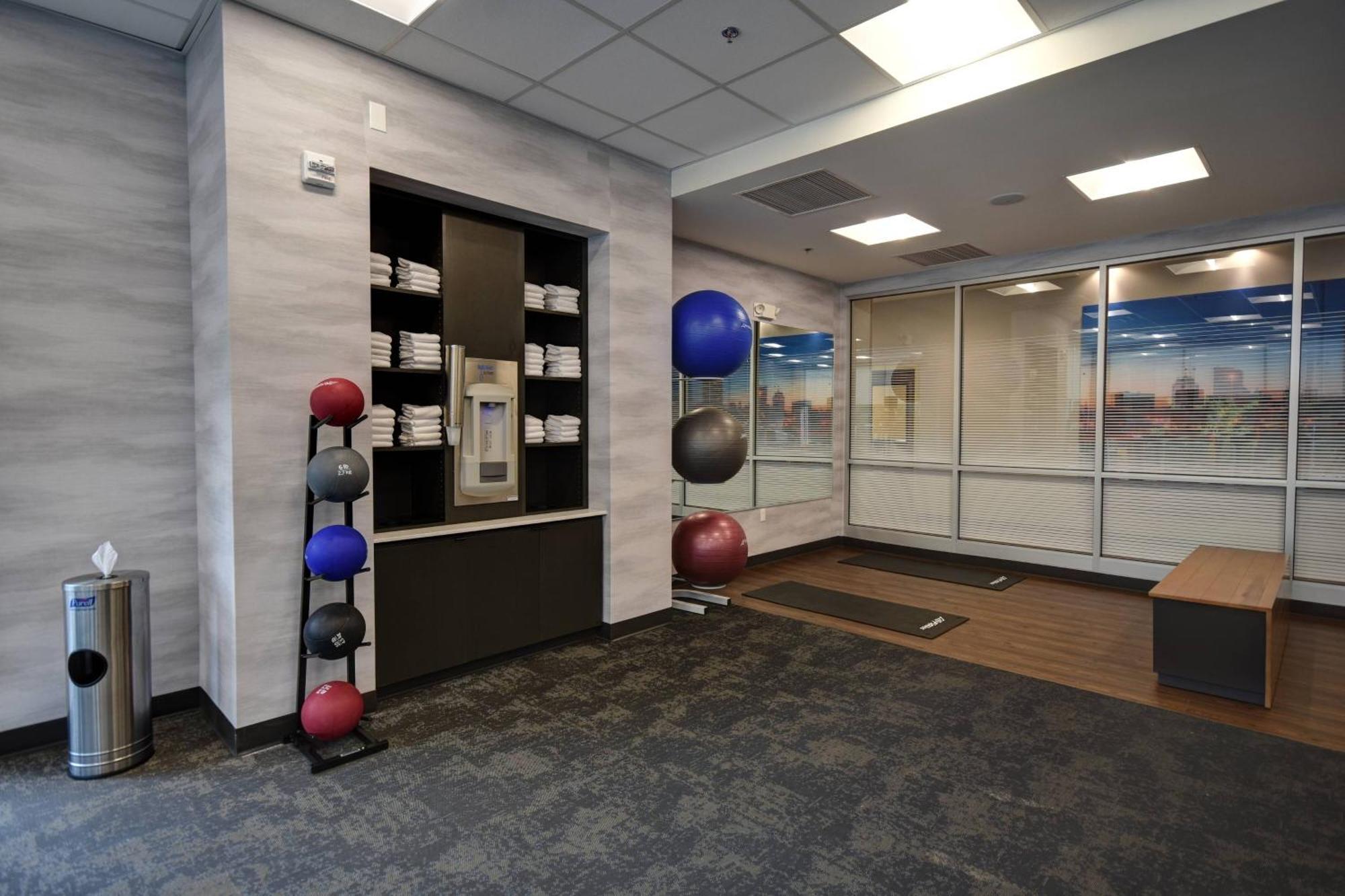 Fairfield Inn & Suites By Marriott Milwaukee North Glendale Eksteriør billede